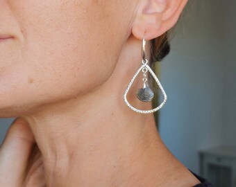 Orecchini con conchiglia nera, orecchini pendenti in argento sterling, gioielli da spiaggia