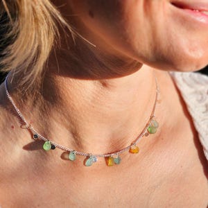 Bohemian Dainty Sea Glass Choker – Minimalist Beach Necklace – Delicate Ocean Jewelry – Boho Summer Accessory – Handmade Coastal Gift
