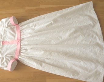 Taufkleid mit englischer Stickerei * Größe 6-9 Monate *