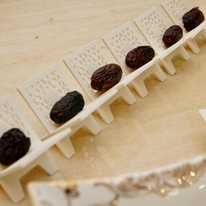 Ramadan Date Stand – 3D-Printed Islamic Table Décor – Elegant Eid, Wedding & Celebration Centerpiece – Customizable Design
