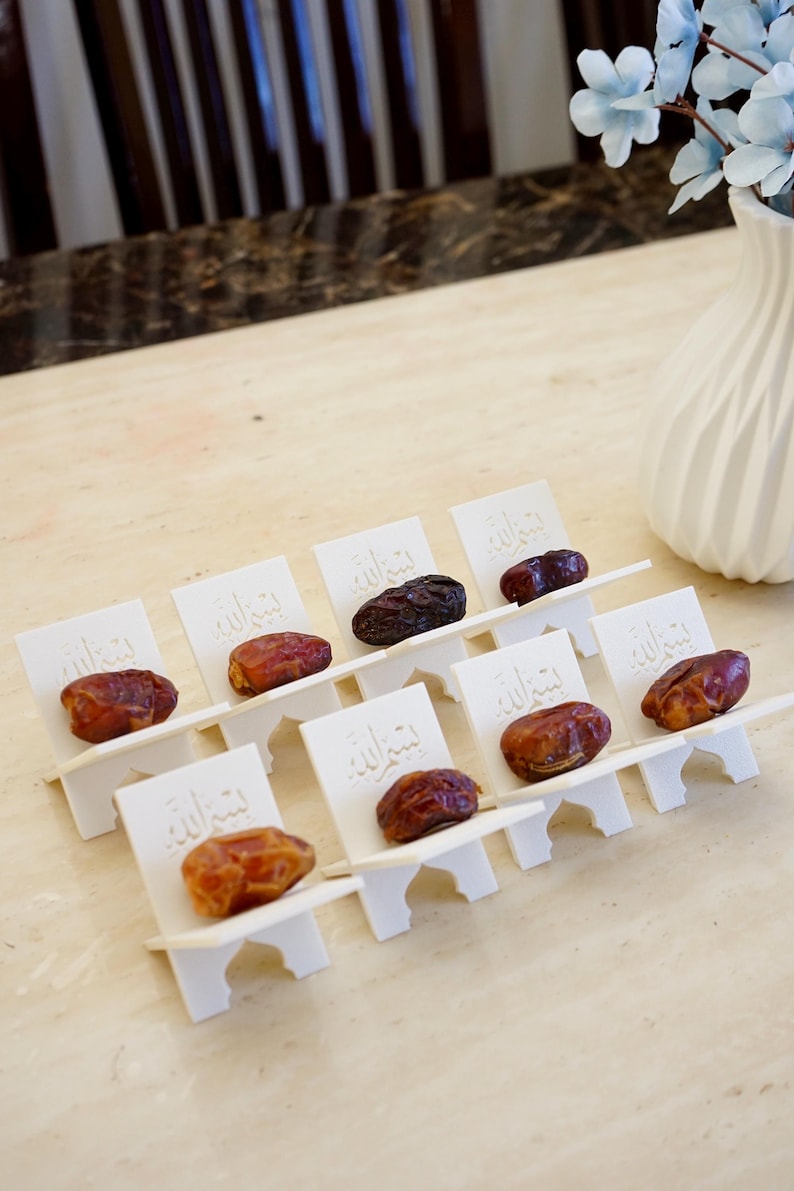 Ramadan Date Stand – 3D-Printed Islamic Table Décor – Elegant Eid, Wedding & Celebration Centerpiece – Customizable Design