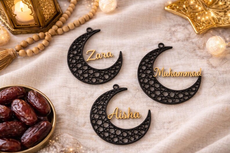 Personalised Eid Crescent Moon Ornament | Islamic Eid Decor | Custom Name Ramadan Decoration | Muslim Eid Gift | Arabic Crescent Moon Decor