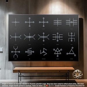 Könnte beinhalten: Ein Schwarzweißdruck mit 18 geometrischen Symbolen, jedes mit einem einzigartigen Design. Die Symbole sind in drei Reihen mit jeweils sechs angeordnet. Der Druck ist gerahmt und hängt an einer Wand.