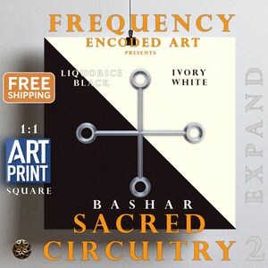 Könnte beinhalten: Ein geometrisches Design in Schwarz und Weiß mit einer Kreuzform. Das Design trägt den Titel "Sacred Circuitry 2" und wird von Frequency Encoded Art präsentiert. Die Texte "Liquorice Black" und "Ivory White" befinden sich auf beiden Seiten des Designs.