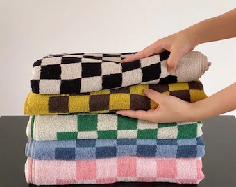 Retro Checkerboard Bath Towels | Soft and Absorbent