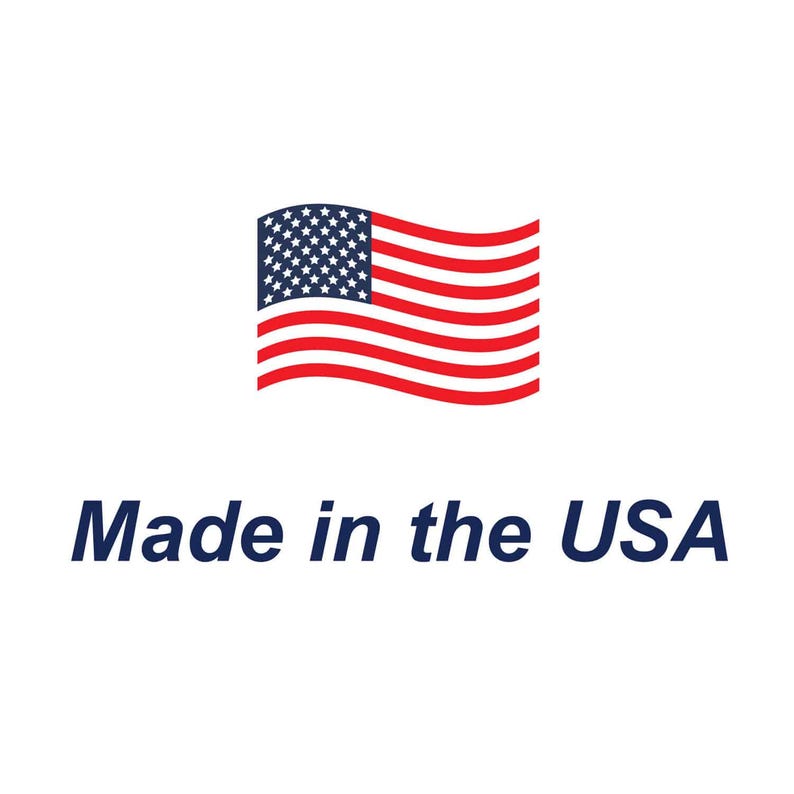 Puede incluir: Gr&aacute;fico con la bandera estadounidense, compuesta por rayas rojas y blancas y un campo azul estrellado. Debajo de la bandera, el texto "Made in the USA" aparece en azul oscuro sobre un fondo blanco.