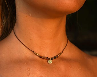 Collana "Linda" in filigrana, occhio di tigre, boho, pietra preziosa, ottone, oro, sole, spirale, macramè, hippie, collana regalo etno, spirituale, terroso