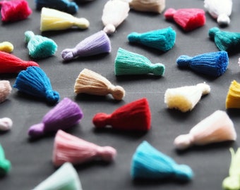 Mini Tassels For Craft Making 200 Pieces Mixed Coloured  3cm Pure Cotton Tassels in Random Colours High Quality Mini Tassels For Jewellery