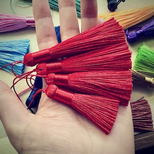 5/6/7/8 cm Pompon fait main avec boucle de 8 cm Glands soyeux de haute qualité pour marque-page Décoration de bougie Glands pour la décoration intérieure Bijoux Mala