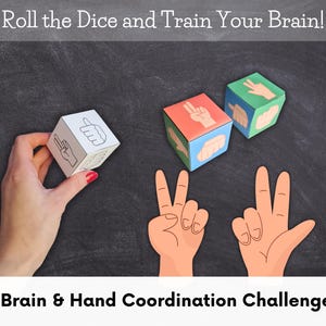Op de afbeelding: Afbeelding van drie kleurrijke dobbelstenen met handgebaren op elke kant, en de tekst "Roll the Dice and Train Your Brain!" en "Brain & Hand Coordination Challenge". Eén dobbelsteen wordt vastgehouden door een hand met rode nagellak.
