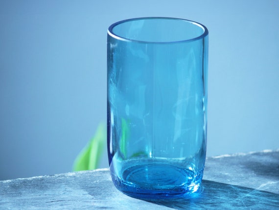 Azur Blaues Trinkglas 400ml handgemacht | recycelte Flasche | Nachhaltig, Upcycling, Küchenaccessoire, Einzigartig, Öko, Glasware, Drinkware