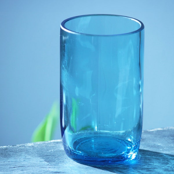 Azur Blaues Trinkglas 400ml handgemacht | recycelte Flasche | Nachhaltig, Upcycling, Küchenaccessoire, Einzigartig, Öko, Glasware, Drinkware