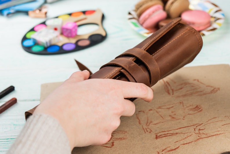 Estuche de cuero, Estuche de cuero para lápices, Estuche para artistas, Estuche de cuero para lápices, Estuche para herramientas de cuero, Estuche para pinceles de artista, Organizador de cuero imagen 7