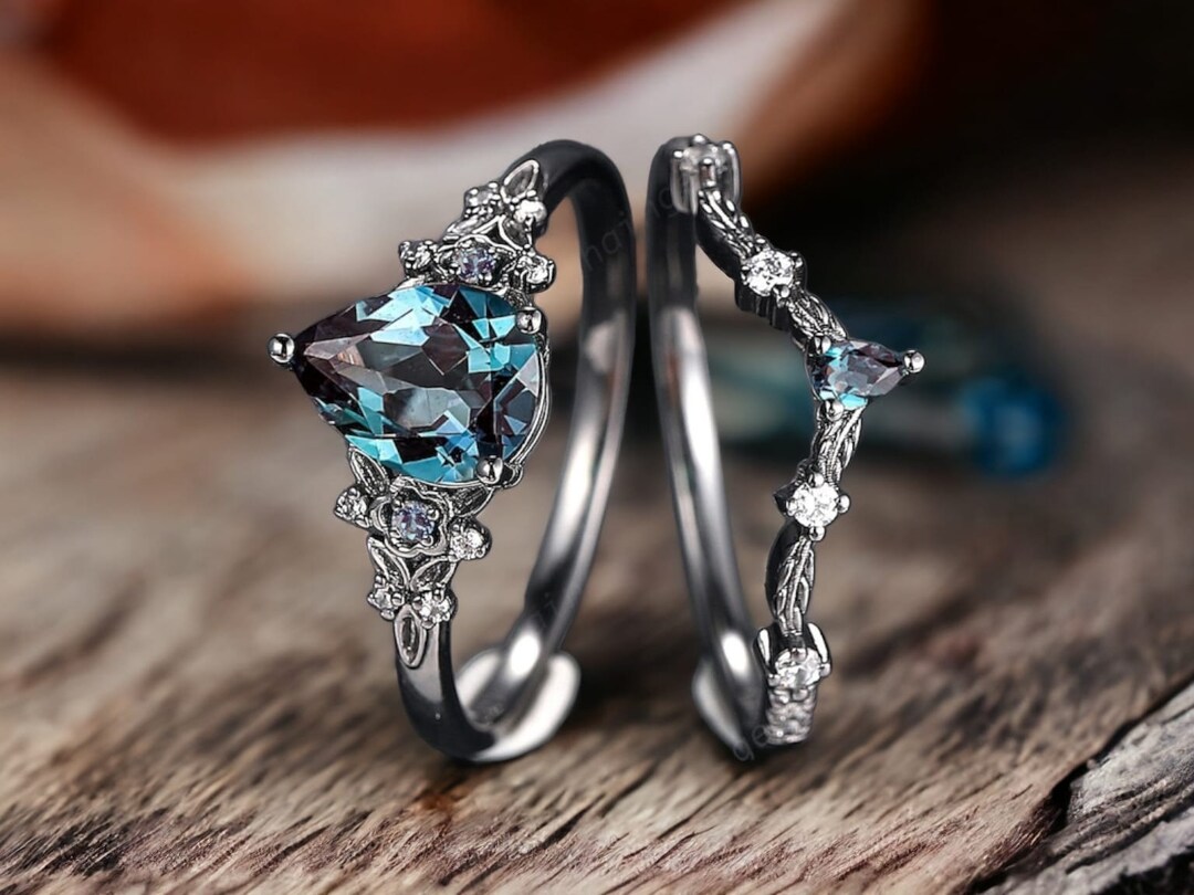 Black Floral Promise Ring Set, Gothic Black Gold Pear Shape Alexandrite