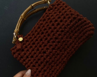 Crochet bag with bamboo handles