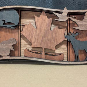 Decoración de bandera canadiense de Canadá con hojas de arce en capas de madera 3D - SOLO ARCHIVO SVG madera cortada con láser multicapa