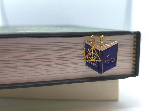Harry Potter Inspiriertes Lesezeichen | Büroklammer Lesezeichen | Fantasy Bücher Lesezeichen | Geschenk für Potterheads - Blaues Buch
