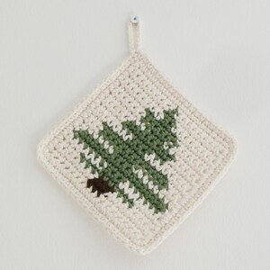 Christmas Tree Crochet Potholder Pattern: Holiday Kitchen Decor (PDF Pattern)