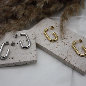 Minimalist U-shaped hoop earrings in gold and silver | Timeless stainless steel earrings