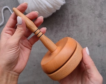 Handgefertigter Garnhalter aus Buchenholz: Klappbarer Strickgarn-Spender