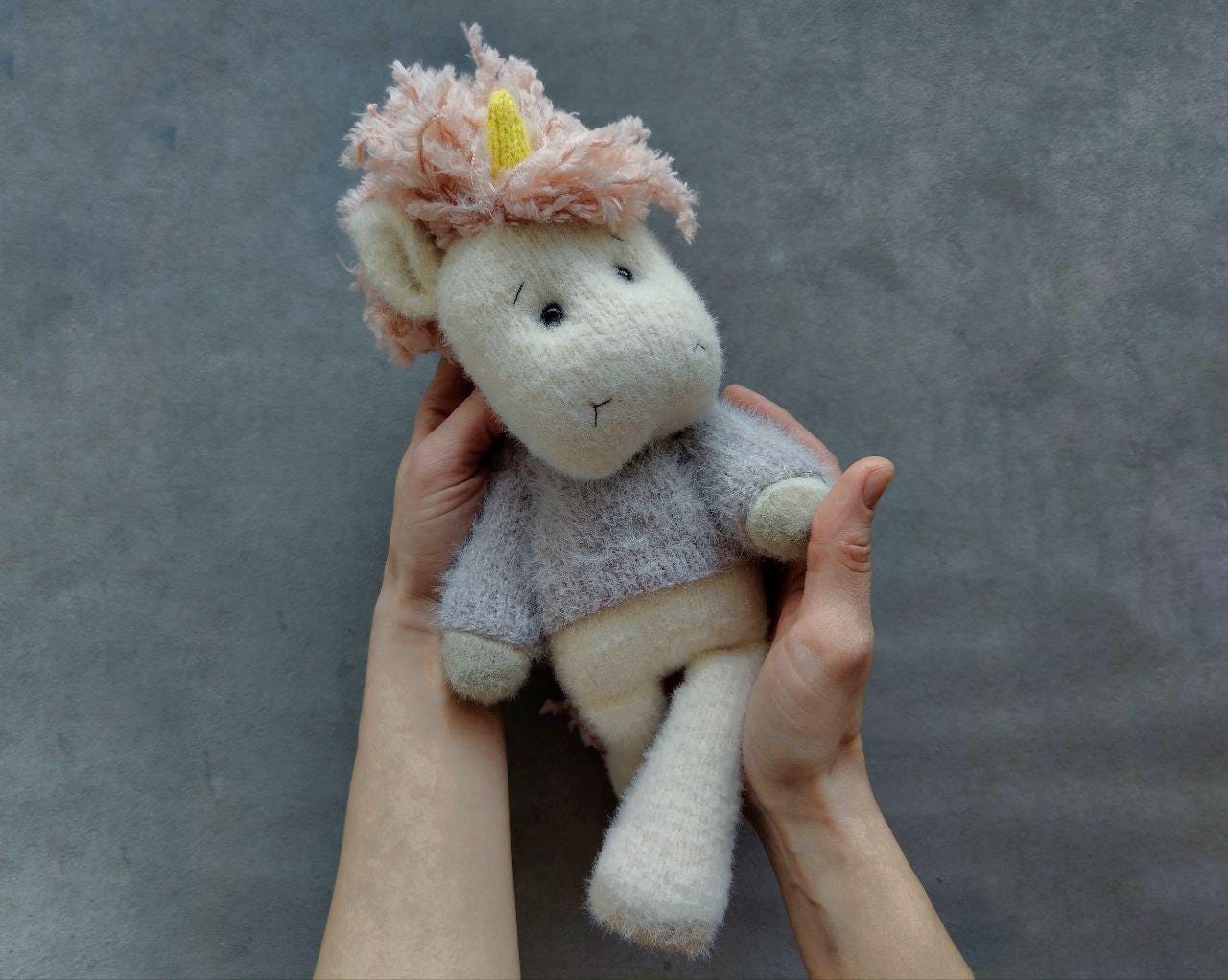 編み物のユニコーンのおもちゃ：手作りのぬいぐるみ - Etsy 日本