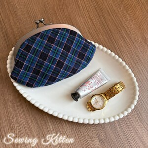 317# Borsa da donna classica a quadri blu fatta a mano / Elegante borsa da donna a quadri blu / Borsa per il trucco Kisslock / Regalo per la mamma, per lei