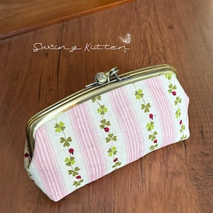 395# Handmade Spring Four-Leaf Clover & Cute Ladybug Pink Stripes Pattern Kisslock Coin Purse / Makeup Clutch Bag / Multi-Pocket