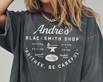 Camisa unisex de algodón de peso pesado/medio con colores cómodos y temática de Dark Souls 3, de Andre the Blacksmith