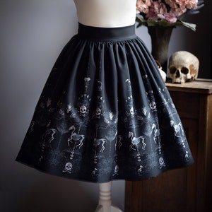 Skirt 'cemetery-go-round' charcoal version / 100%cotton / plus size