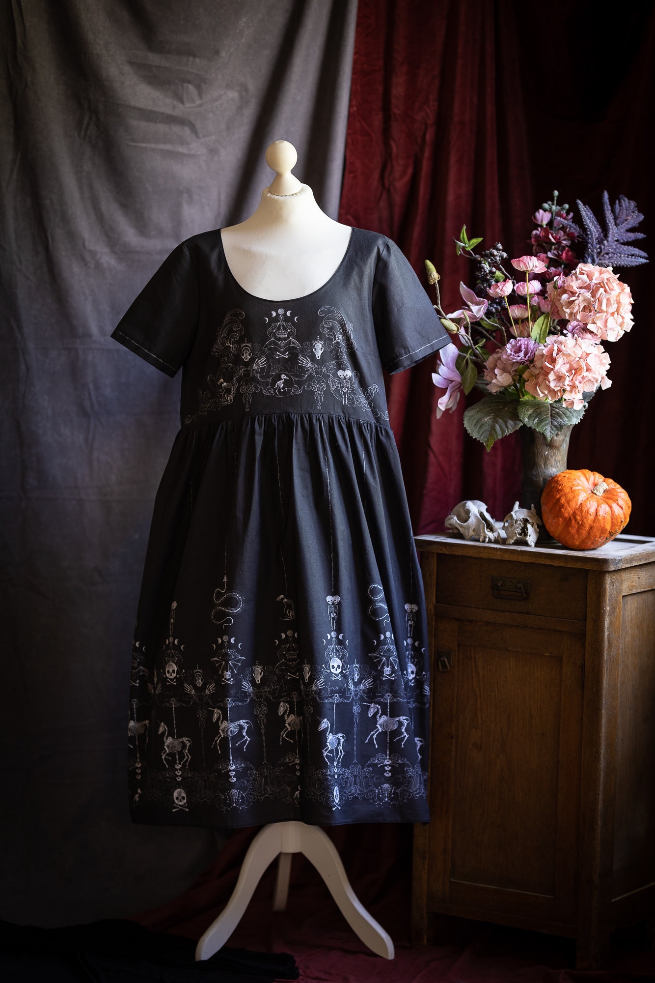 Loose dress ‘cemetery-go-round' / 100%cotton / plus size