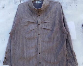 Camisa gris abotonada de Issey Miyake / Túnica minimalista de diseñador japonés / Camisa holgada de estilo vanguardista