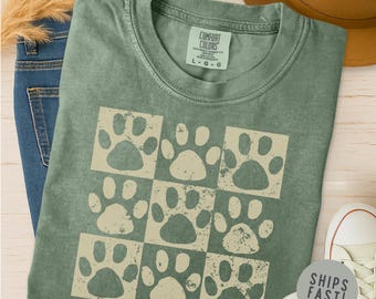 T-shirt à imprimé pattes Comfort Colors®, chemise rétro pour chat, chemise bohème à carreaux pour chien, haut pour amoureux des animaux, chemise pour femme à damier