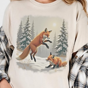 Fox T-Shirt Gift Retro Style, vintage animal lover tshirt, nostalgic 90&#39;s crewneck tee, Foxes in Winter forest outfit