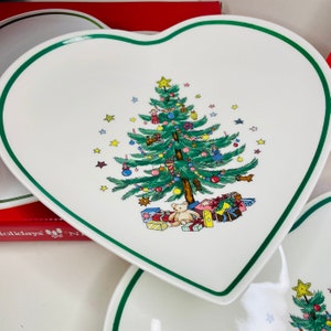 6 Nikko HAPPY HOLIDAYS Heart Shaped Dish Christmas Tree Vintage Cake Plate Set Made in Japan Excellent Condition Vintage Plate For Christmas