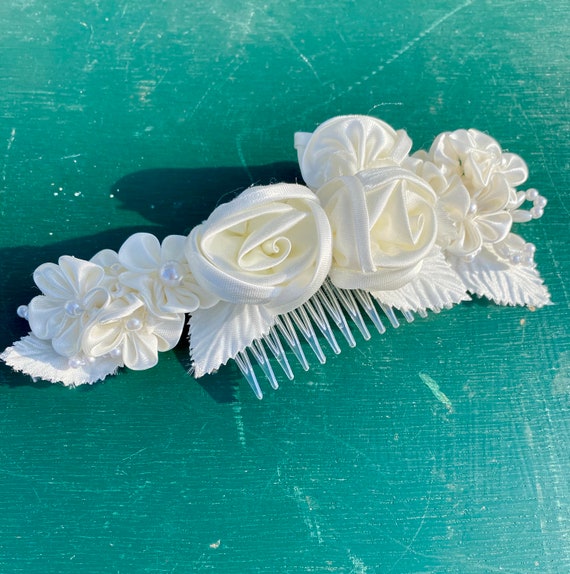 Vintage Antique White Roses With Pearls Hair Comb… - image 2