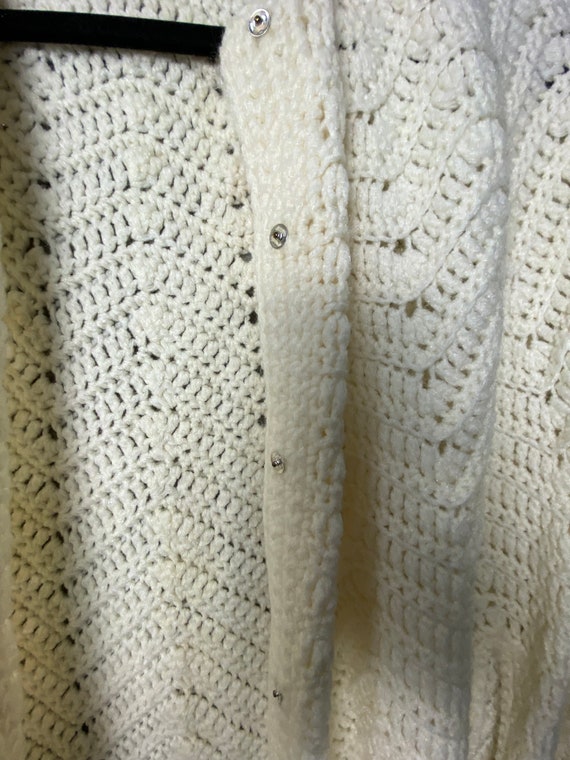 Vintage Women’s Cream Crocheted Long Cape Cottage… - image 4