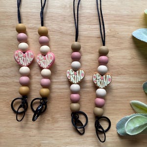 Geschenk für sie | Boho Be Kind Herz Lehrer Schule Counselor Professional | Lanyard ID Badge Schlüsselanhänger | Verkäufer Zahlungskarte | Bürokollegen