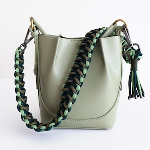 Bandoulière en macramé vert fait main : bandoulière bohème recto-verso