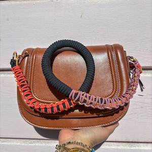 Bandoulière en macramé faite main : accessoire d'épaule ethnique plaqué or