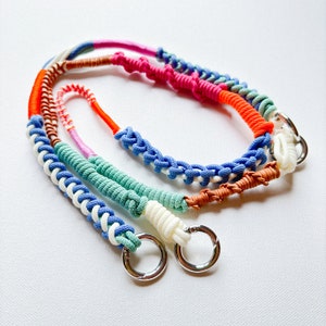 Ensemble de bandoulière pour téléphone bleu turquoise et rose - Lanière en macramé deux pièces pour sacs à main et appareils photo