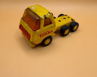 Vintage Mini TONKA Bottom Dump Yellow Semi Truck #55010 Pressed Steel (4.5")