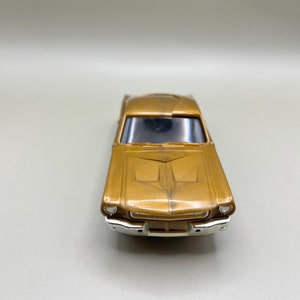 1966 Eldon electric race track Eldon Shelby Mustang 350 (gold) 1/32 scale slot car Works!- Vintage