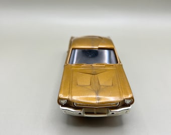 1966 Eldon electric race track Eldon Shelby Mustang 350 (gold) 1/32 scale slot car Works!- Vintage