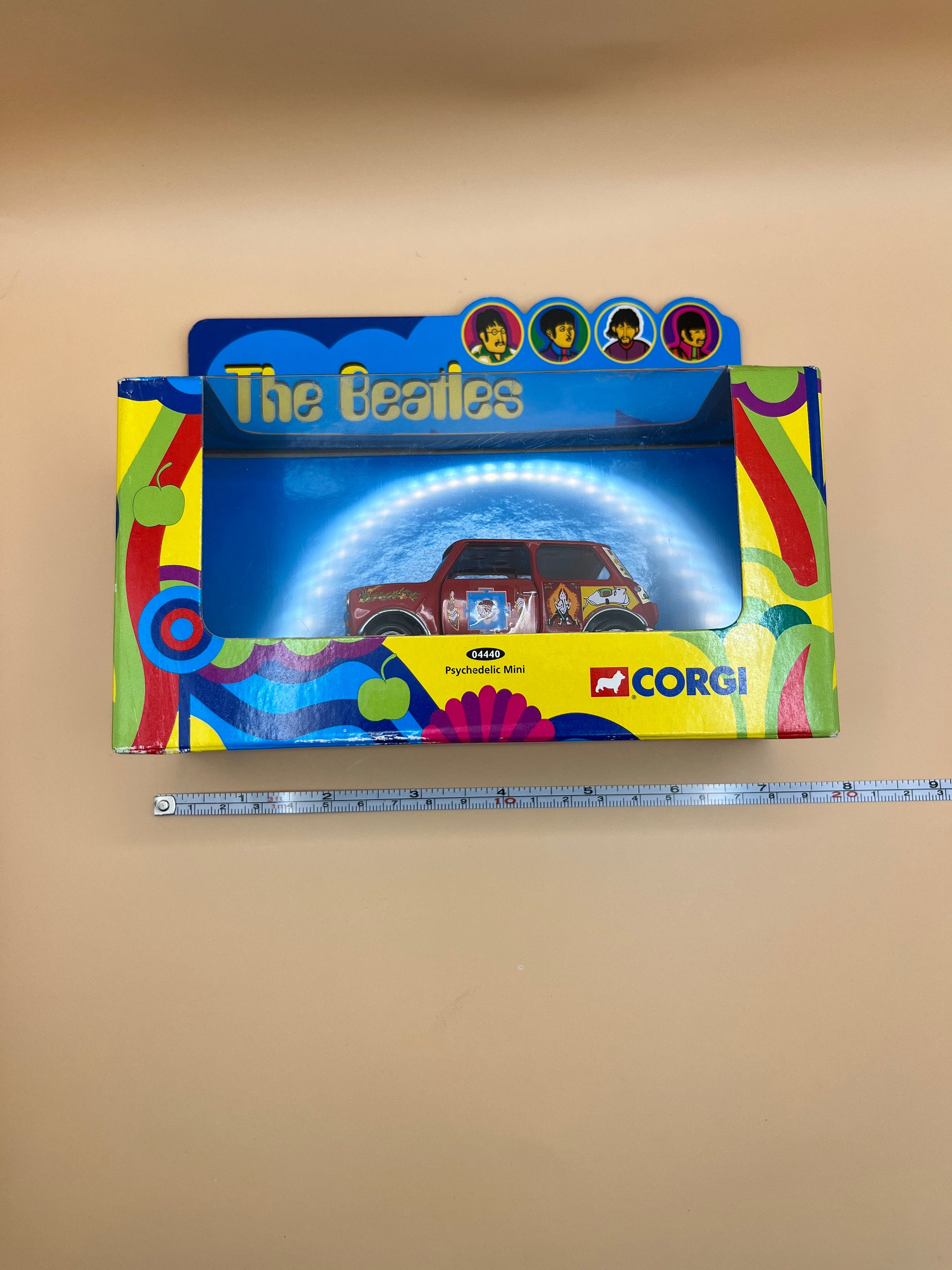 The Beatlesミニカー13台 HotWheels Corgi