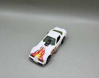 Hot Wheels Pontiac Firebird 1:64 Diecast White Fireball Flames Vintage 1977
