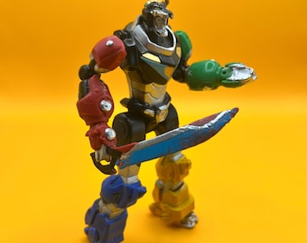 2017 Voltron Legendary Defender Action Figure Holding Sword Playmates 5.5"