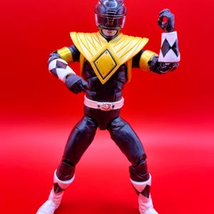 Armored BLACK RANGER Mighty Morphin Power Rangers Lightning MMPR Dragon Shield - Loose