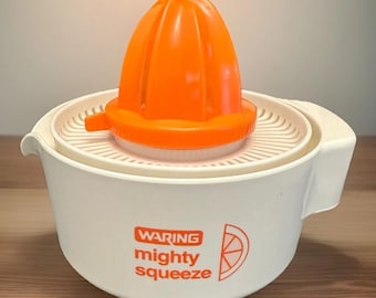 Waring Mighty Squeeze Electric Citrus Juicer Vintage Orange & Cream Working