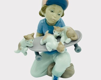 LLadro Little Riders Figurine Boy with Kittens on Skate 1994 Event 7623 Mint 6”