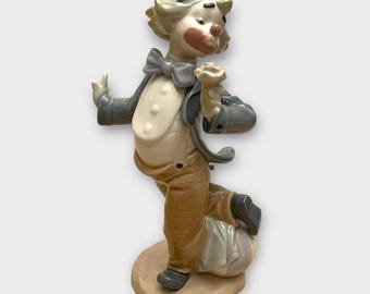 Vintage NAO by Lladro Figurine Clown with Flower Bowler Hat Daisa 1985 with original Box 8”